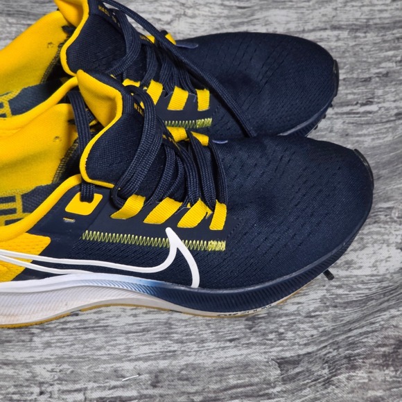 Nike Air Zoom Pegasus 38 Michigan Wolverines Navy Yellow Running Shoes M 4.5 W 6 - Picture 4 of 15